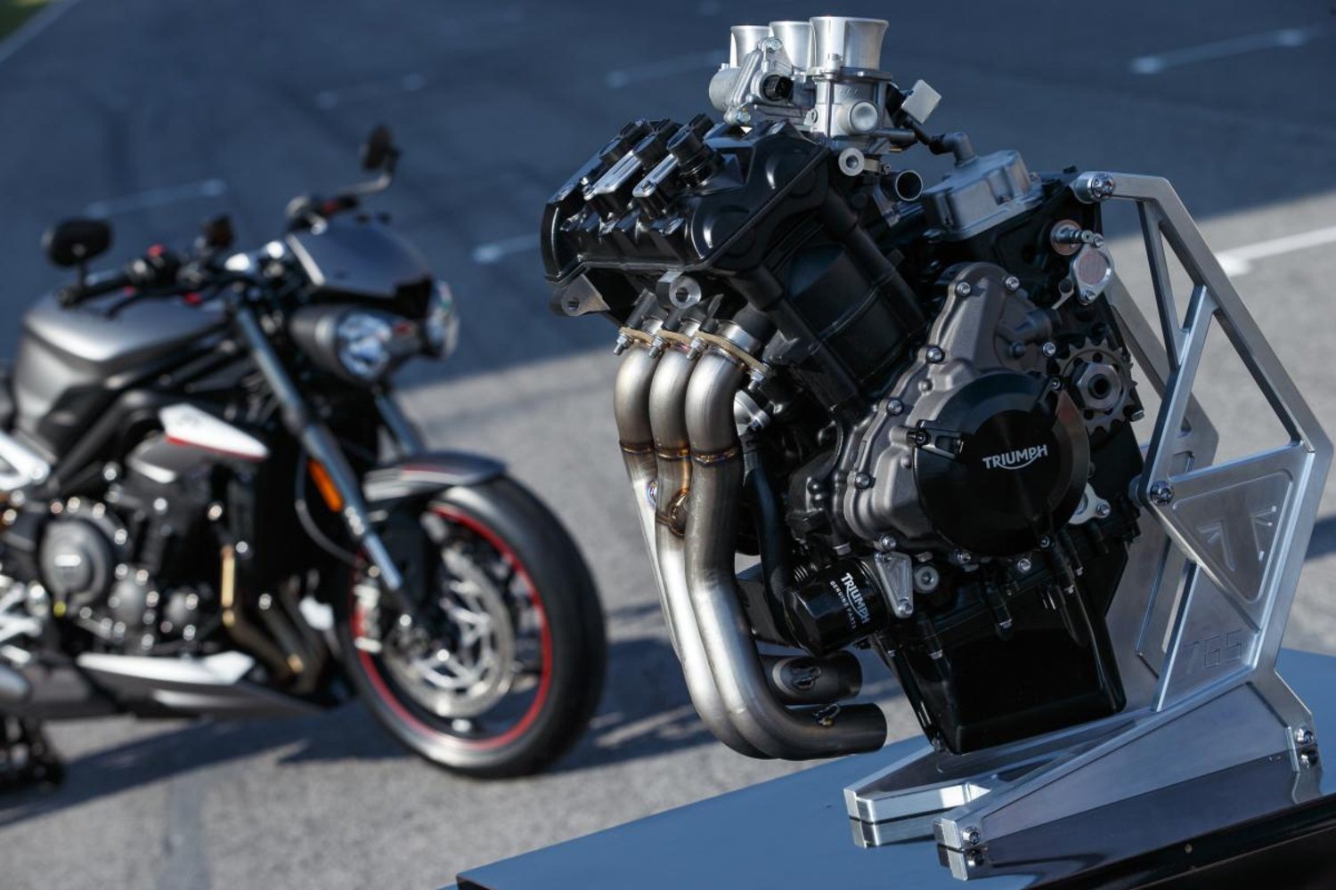 triumph-moto2-engine-2019.jpg