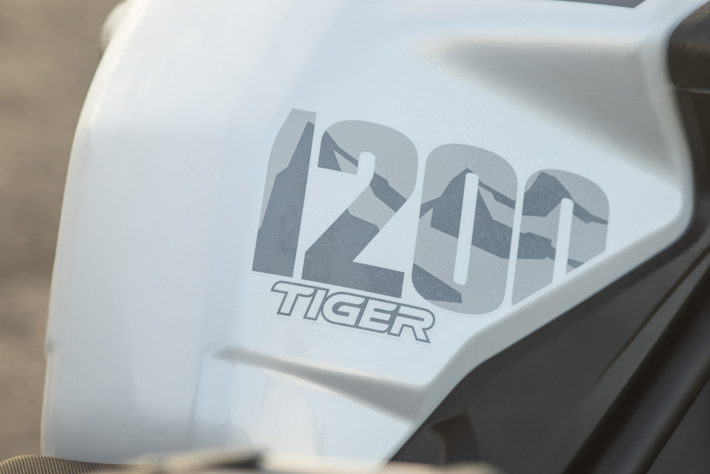 Tiger-1200-Alpine-Edition-Fuel-tank-logo.jpg